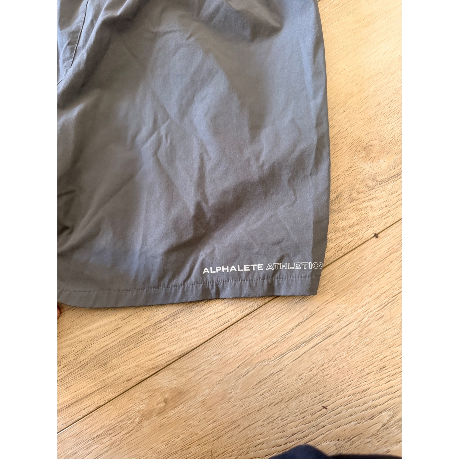 Alphalete Athletics Training Shorts Mens Large Gray Performance Activewear — image 4 of 6